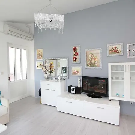 Rose Apartment *